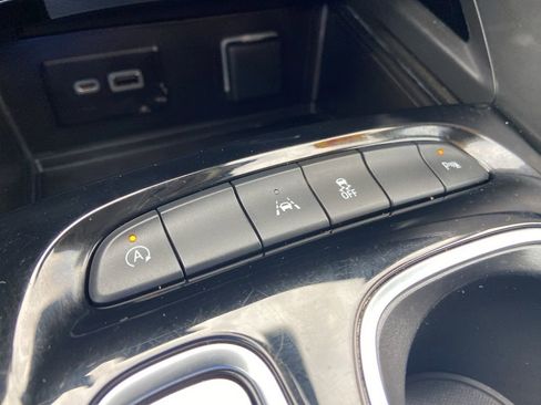 Certified 2023 Buick Envision Essence image 16