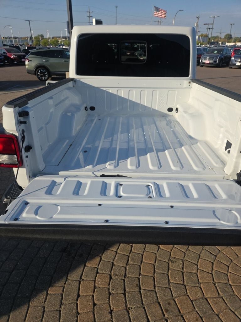Used 2022 Jeep Gladiator Mojave w/ Cold Weather Group AWD/4WD image 39