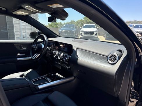 Used 2025 Mercedes-Benz GLA 250 image 15