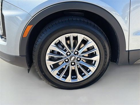 Used 2024 Cadillac XT4 Premium Luxury image 40