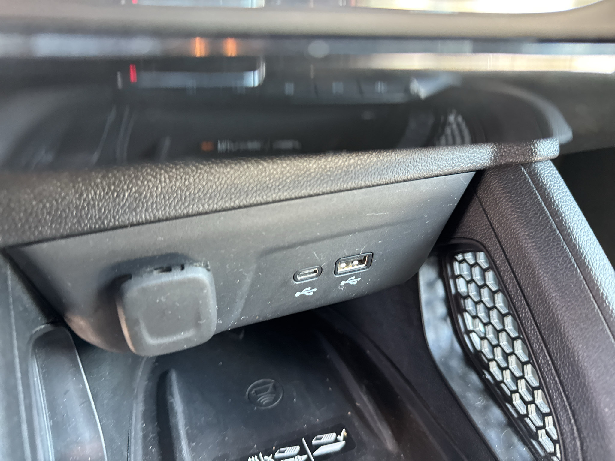 Used 2024 Chevrolet TrailBlazer RS w/ Convenience Package FWD image 22