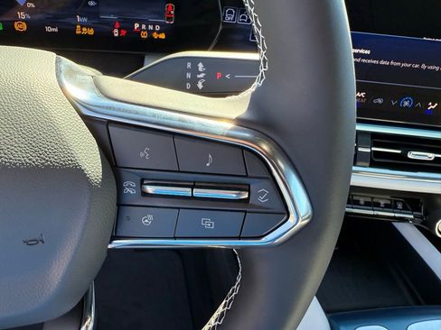 New 2026 Chevrolet Equinox EV LT image 23