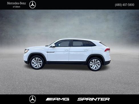 Used 2021 Volkswagen Atlas Cross Sport SE w/ Panoramic Sunroof Package FWD image 2