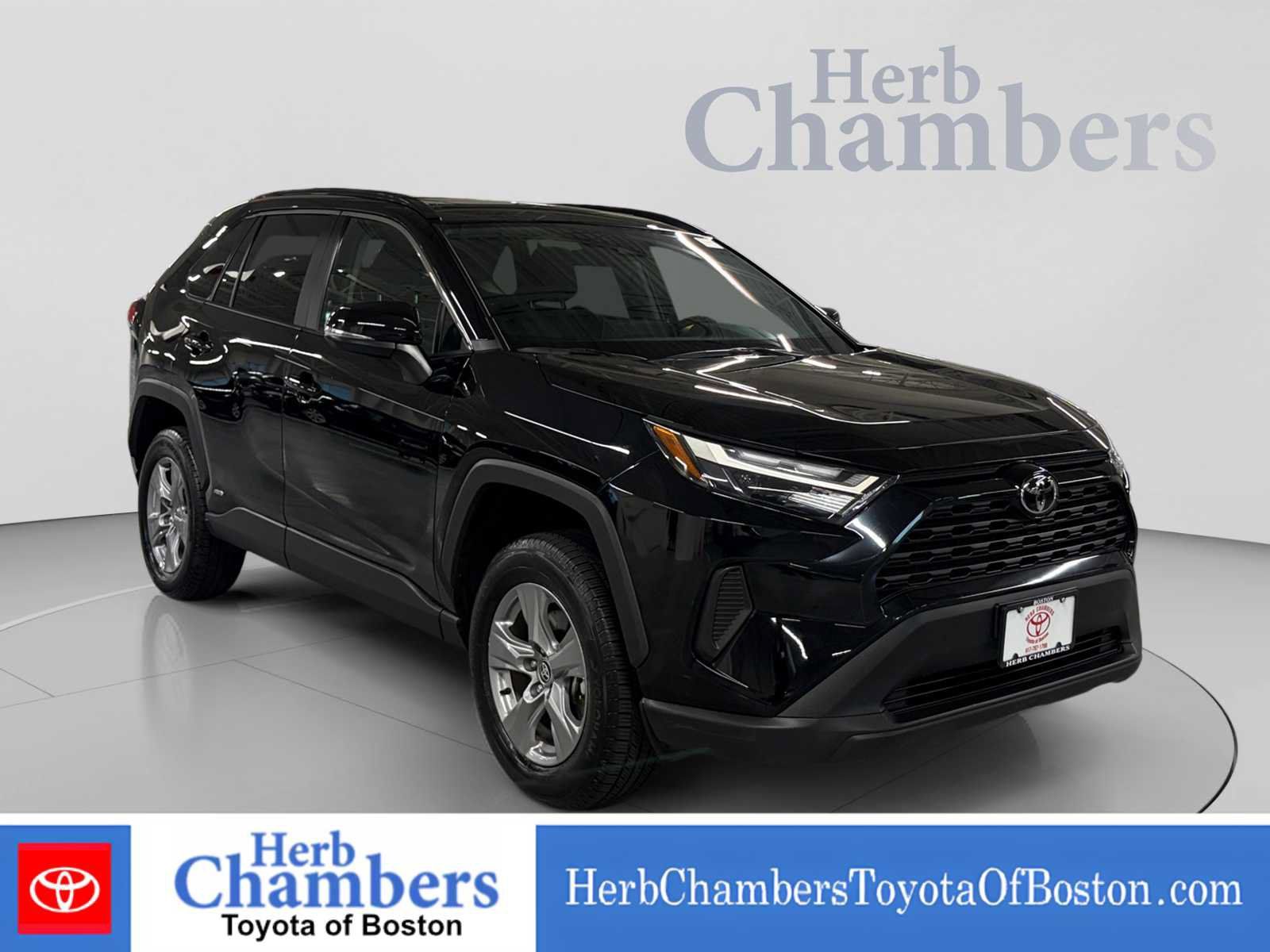 Used 2025 Toyota RAV4 XLE w/ Convenience Package AWD/4WD image 1
