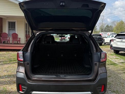 Used 2020 Subaru Outback Limited image 22