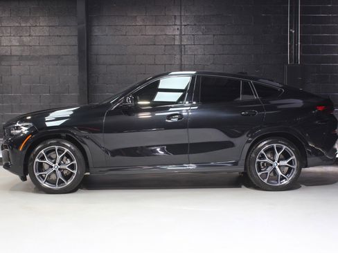 Used 2023 BMW X6 xDrive40i w/ M Sport Package image 3