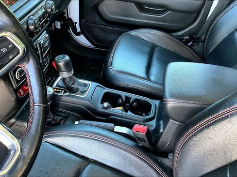 Used 2020 Jeep Gladiator Rubicon AWD/4WD image 17