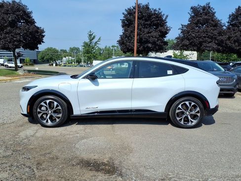 Used 2022 Ford Mustang Mach-E Premium AWD/4WD image 2