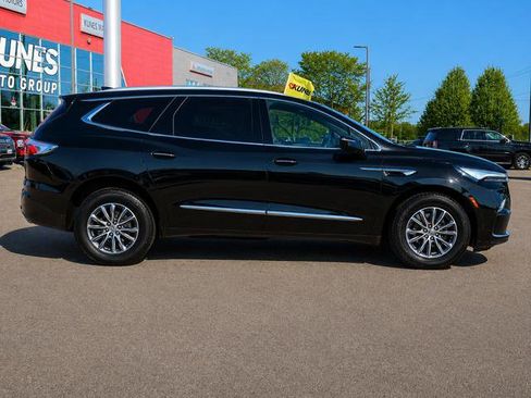 Used 2023 Buick Enclave Essence AWD/4WD image 11