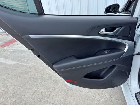 Used 2022 Genesis G70 2.0T image 41