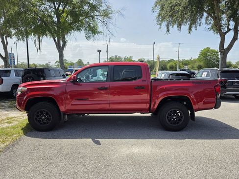 Used 2021 Toyota Tacoma SR5 AWD/4WD image 5