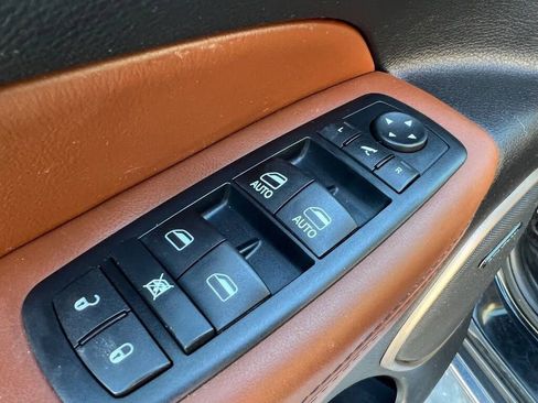 Used 2016 Jeep Grand Cherokee Summit image 10