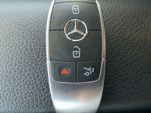 Used 2021 Mercedes-Benz GLE 450 4MATIC image 32