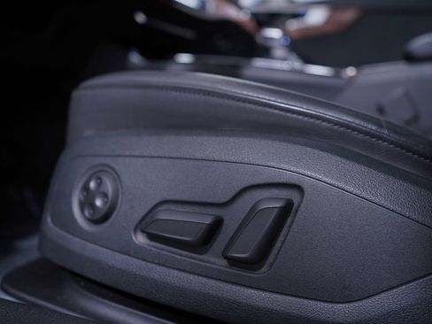 Used 2022 Audi A4 2.0T Premium w/ Convenience Package image 18