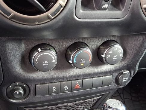 Used 2018 Jeep Wrangler Unlimited Sport AWD/4WD image 24