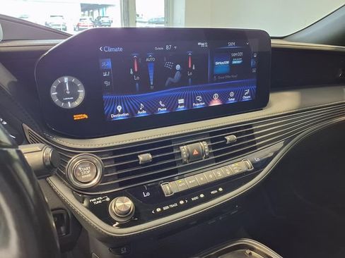 Used 2021 Lexus LS 500 w/ Accessory Package (Z2) RWD image 10