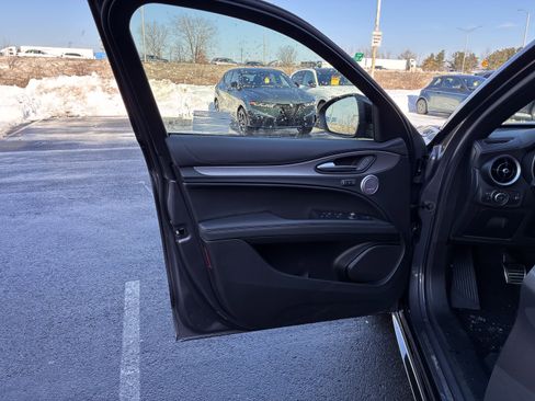 New 2026 Alfa Romeo Stelvio Sprint image 10