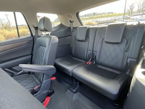 Certified 2024 Volkswagen Atlas SEL Premium R-Line image 13