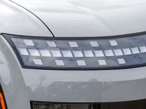 New 2026 Hyundai Ioniq 9 Limited AWD/4WD image 8