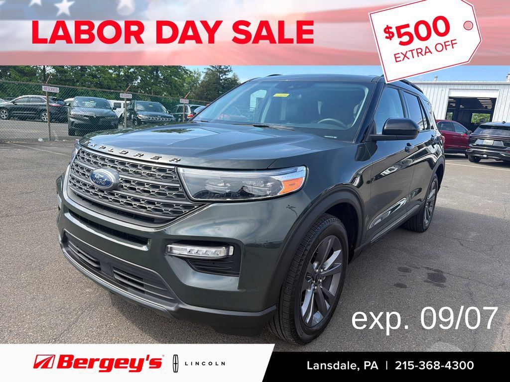 Used 2024 Ford Explorer XLT w/ Equipment Group 202A AWD/4WD image 1