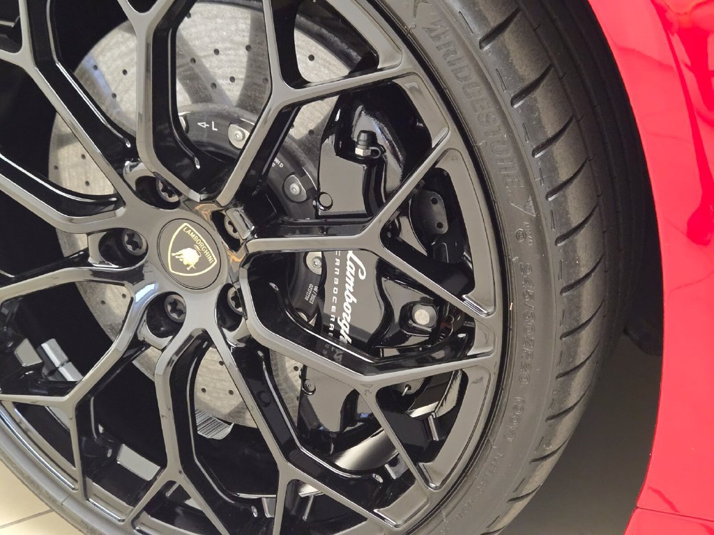 Used 2023 Lamborghini Huracan Tecnica RWD image 15