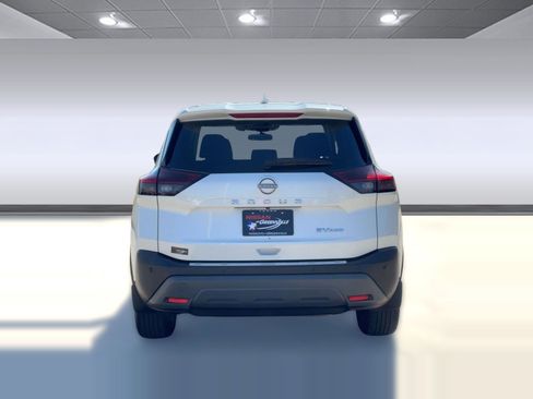 Used 2023 Nissan Rogue SV image 10
