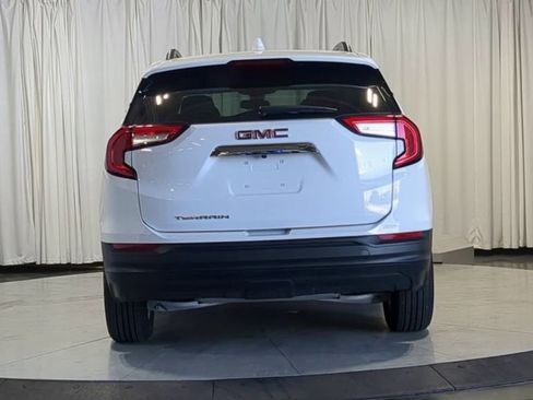 Used 2023 GMC Terrain SLE w/ Driver Convenience Package FWD image 9