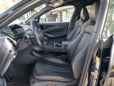 Used 2025 Aston Martin DBX 707 image 11