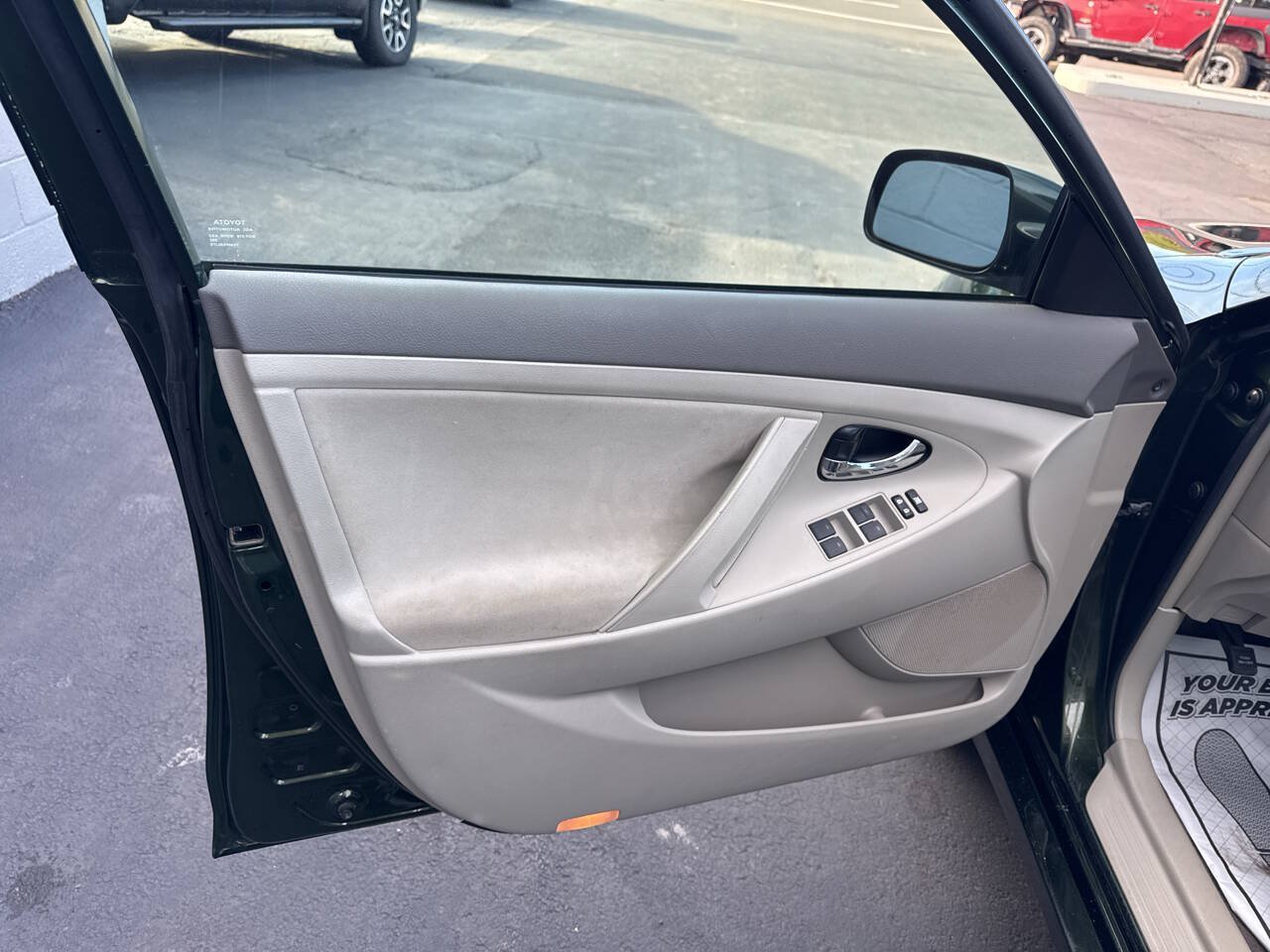 Used 2011 Toyota Camry LE FWD image 14