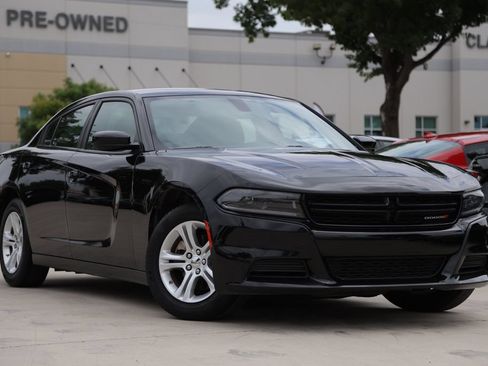 Used 2023 Dodge Charger SXT RWD image 2