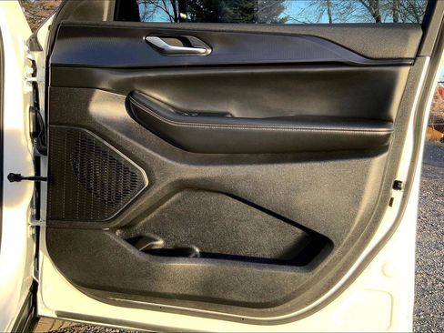 Certified 2023 Jeep Grand Cherokee Altitude image 24