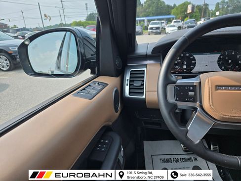 Used 2024 Land Rover Discovery Metropolitan Edition AWD/4WD image 14