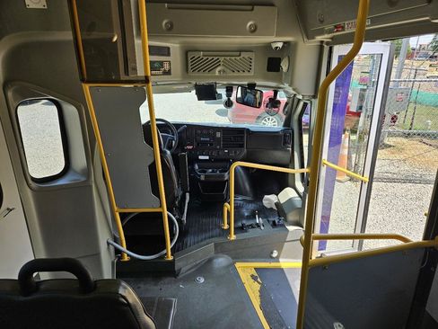 Used 2015 Chevrolet Express 4500 w/ Shuttle Bus Package RWD image 52