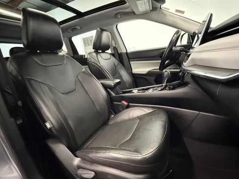 Used 2022 Jeep Compass Limited w/ Sun and Sound Group image 19