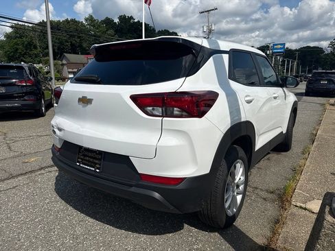 Used 2024 Chevrolet TrailBlazer LS w/ LS Convenience Package FWD image 17