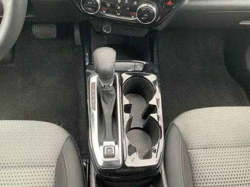 Used 2025 Chevrolet Trax LT w/ LT Convenience Package image 43