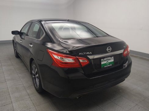 Used 2017 Nissan Altima 2.5 SV image 5