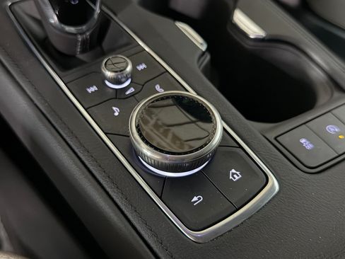 Used 2023 Cadillac XT4 Luxury FWD image 32