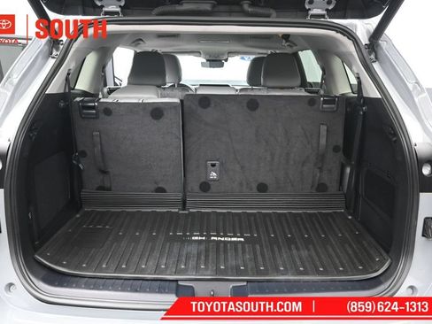 Used 2023 Toyota Highlander Bronze Edition AWD/4WD image 31