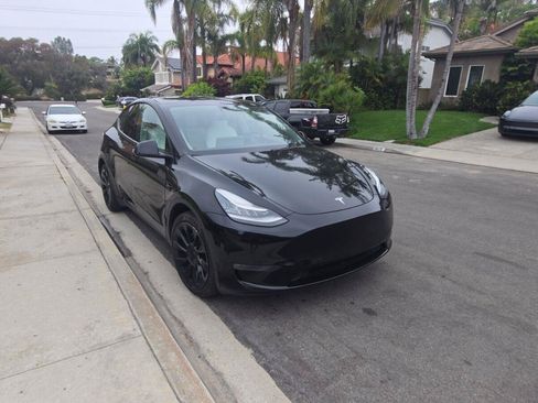 Used 2020 Tesla Model Y Long Range AWD/4WD image 3