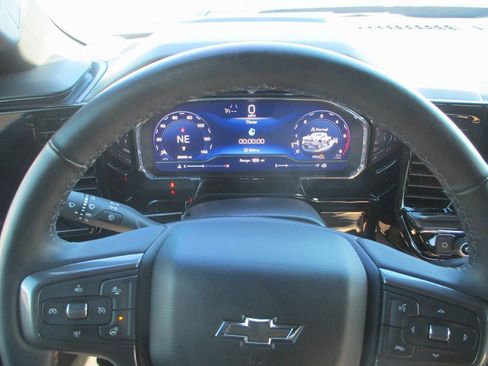 Certified 2025 Chevrolet Silverado 2500 ZR2 w/ Technology Package image 32