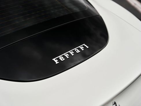 Used 2022 Ferrari Roma RWD image 10