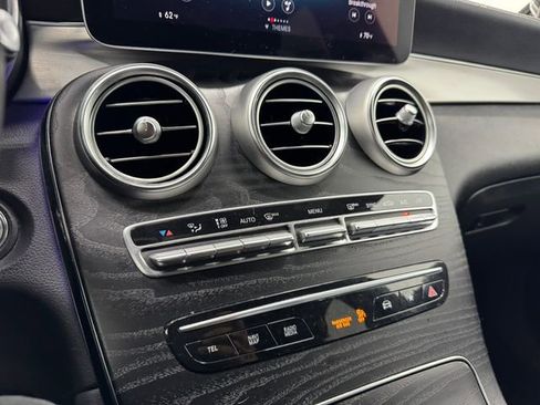 Used 2023 Mercedes-Benz GLC 300 GLC 300 Coupe image 40
