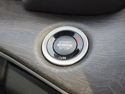 New 2025 Jeep Grand Cherokee L Limited w/ Luxury Tech Group II image 31