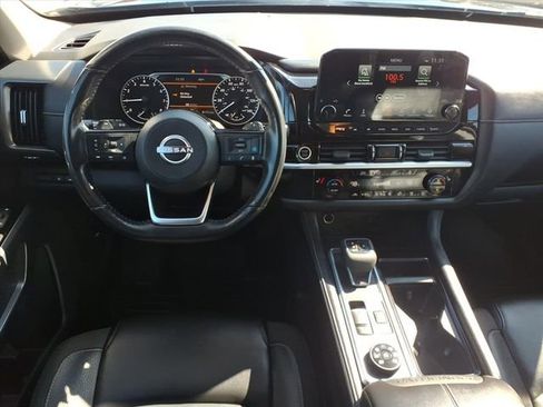 Certified 2024 Nissan Pathfinder SL image 9