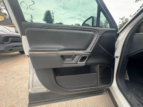 Used 2022 Rivian R1T Launch Edition image 6