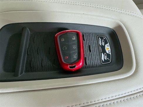 Used 2016 Cadillac Escalade Luxury image 42