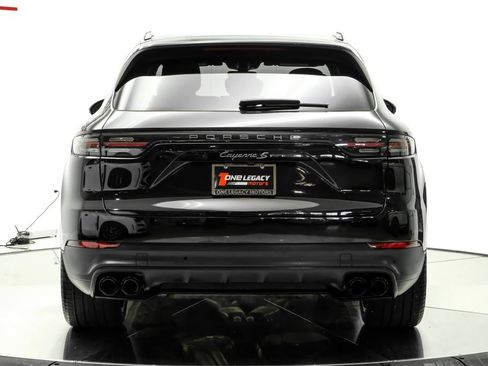 Used 2023 Porsche Cayenne S Platinum w/ Premium Package Plus AWD/4WD image 11