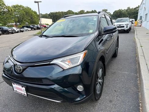 Used 2018 Toyota RAV4 XLE AWD/4WD image 1
