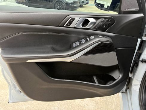 Used 2024 BMW X7 xDrive40i w/ M Sport Package image 11